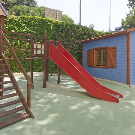 Ght Aquarium & מלון