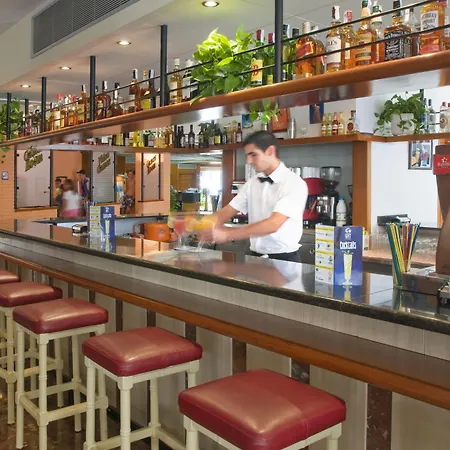 Ght Aquarium & מלון