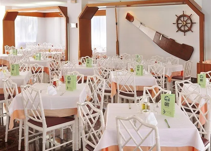 Ght Aquarium & Готель Льорет-де-Мар