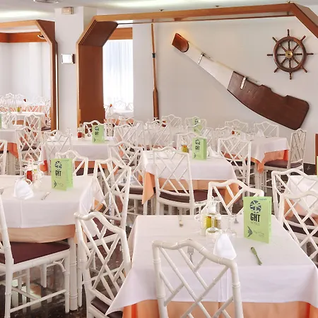 Ght Aquarium & فندق